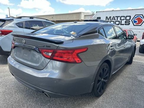 Used 2018 Nissan Maxima SR w/ Midnight Edition FWD image 8