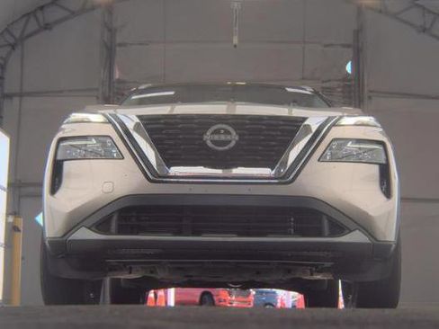 Used 2023 Nissan Rogue SL AWD/4WD image 3