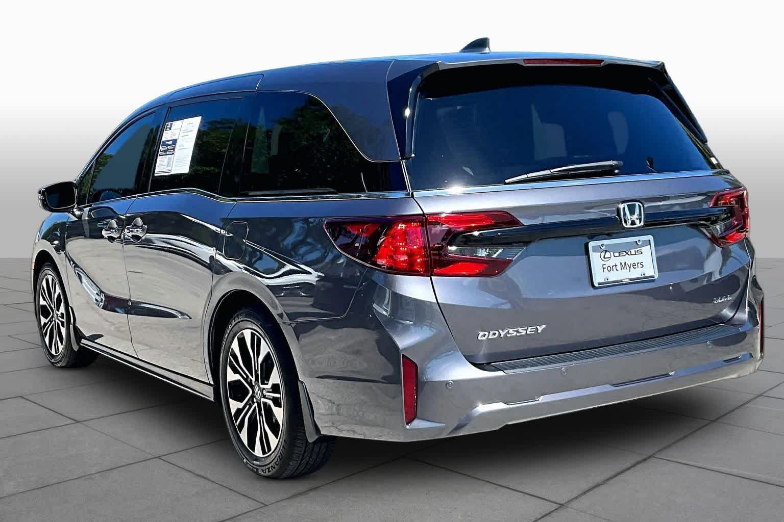 Used 2025 Honda Odyssey Elite image 12