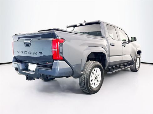 Used 2025 Toyota Tacoma SR5 RWD image 40