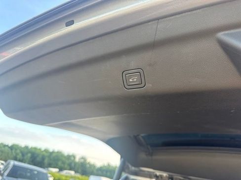 Used 2023 GMC Yukon Denali RWD image 13