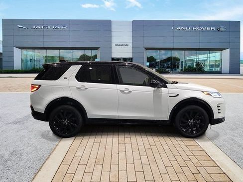 Certified 2025 Land Rover Discovery Sport Dynamic SE AWD/4WD image 4