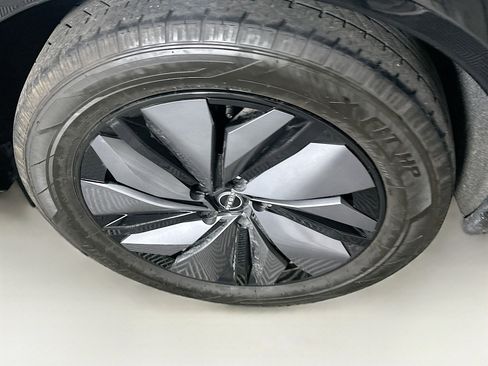 Used 2023 Nissan Ariya EMPOWER+ image 11