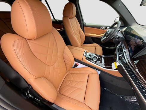 New 2026 BMW X5 xDrive40i w/ M Sport Package AWD/4WD image 14