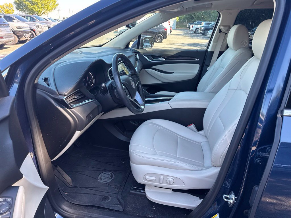 Used 2024 Buick Enclave Essence w/ Experience Buick Package FWD image 9