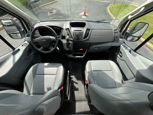 Used 2019 Ford Transit 350 XL image 37