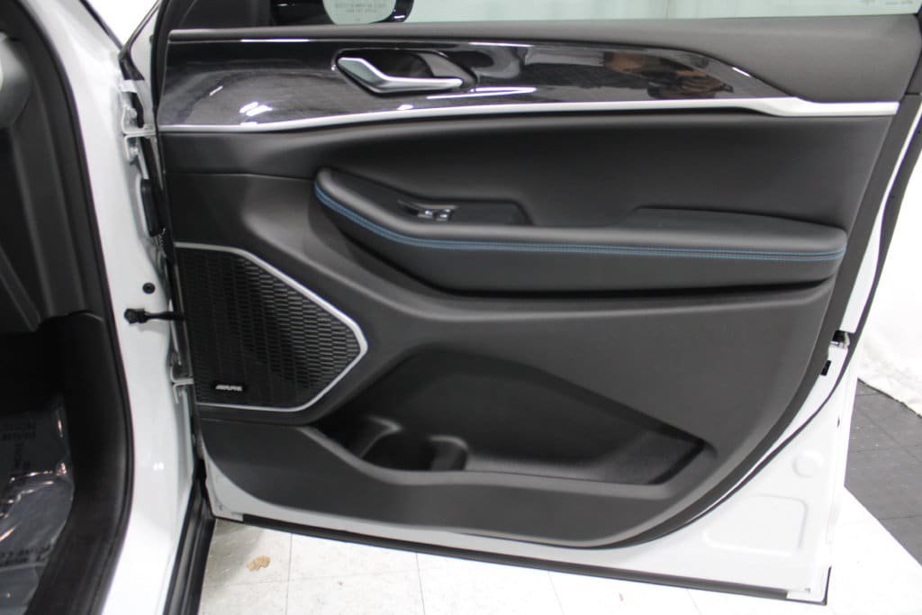 Used 2022 Jeep Grand Cherokee Trailhawk AWD/4WD image 25