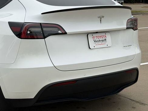 Used 2021 Tesla Model Y Long Range image 6