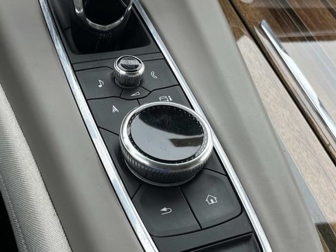 Used 2023 Cadillac Escalade ESV Sport Platinum AWD/4WD image 38