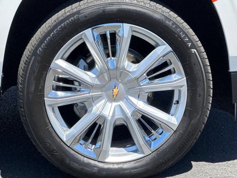 Used 2023 Chevrolet Suburban High Country w/ LPO, Illumination Package AWD/4WD image 41