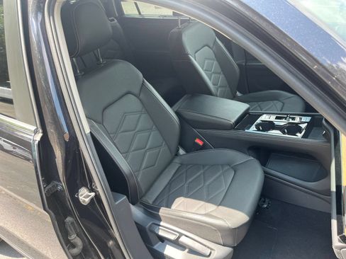 Used 2024 Volkswagen Atlas SE AWD/4WD image 39