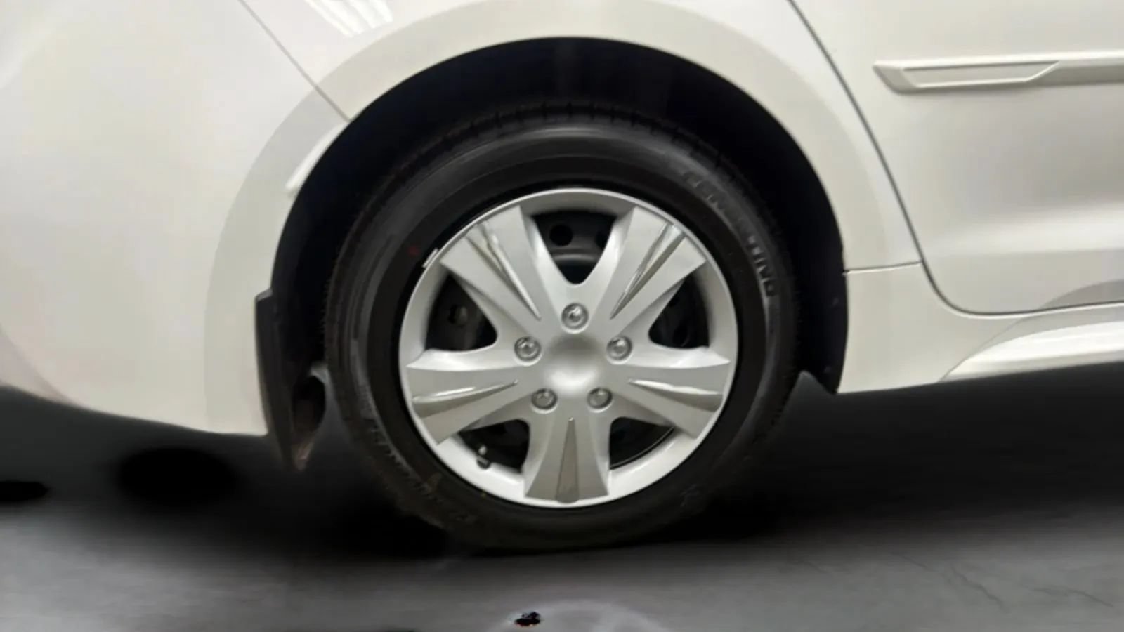 Used 2023 Toyota Corolla LE w/ Carpet Mat Package (TMS) FWD image 25
