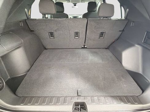 Used 2024 Chevrolet Equinox LT FWD image 21