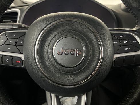 Used 2019 Jeep Renegade Latitude w/ Cold Weather Group image 64