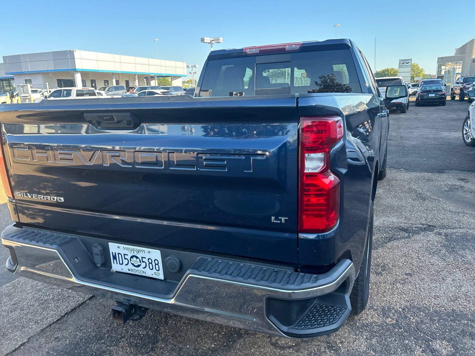 Used 2022 Chevrolet Silverado 1500 LT w/ Convenience Package II AWD/4WD image 22