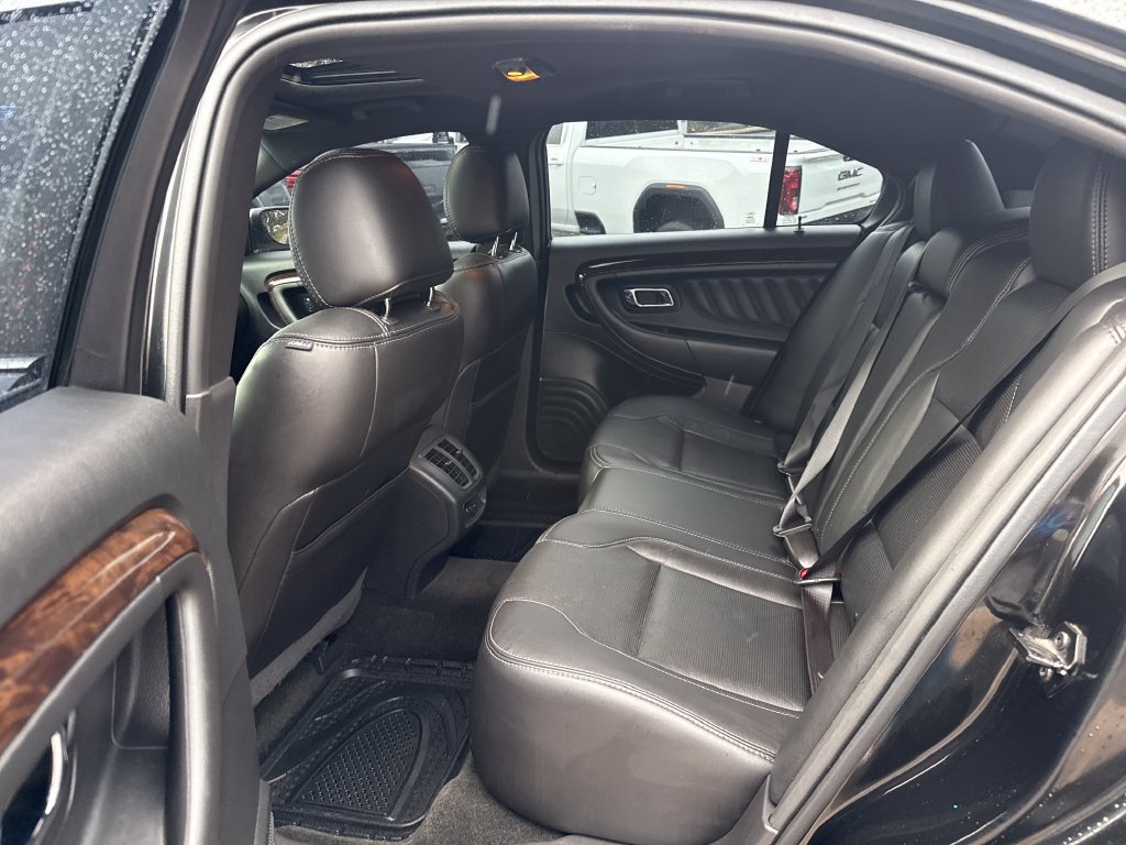 Used 2015 Ford Taurus Limited FWD image 16