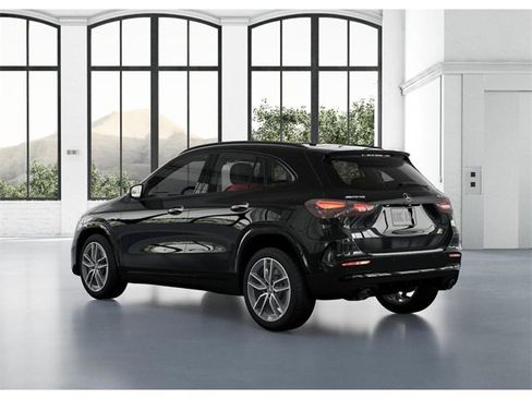 New 2026 Mercedes-Benz GLA 35 AMG 4MATIC image 29