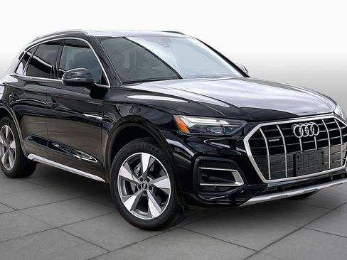 Used 2023 Audi Q5 2.0T Premium w/ Convenience Package AWD/4WD image 3