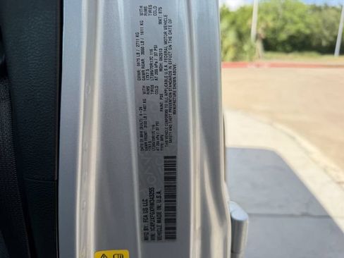 Used 2024 Jeep Wrangler Unlimited Rubicon w/ Safety Group AWD/4WD image 28