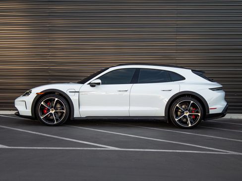 Certified 2025 Porsche Taycan 4S AWD/4WD image 2