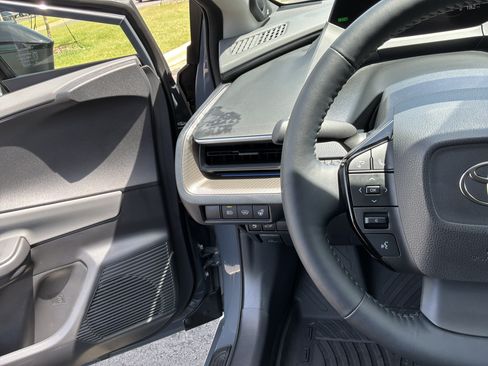 Used 2024 Toyota Prius Limited FWD image 19