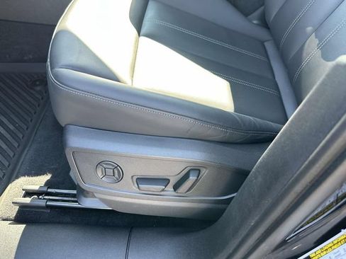 Used 2025 Audi Q5 Premium Plus w/ Premium Plus AWD/4WD image 26