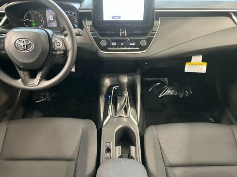 Used 2025 Toyota Corolla LE FWD image 4
