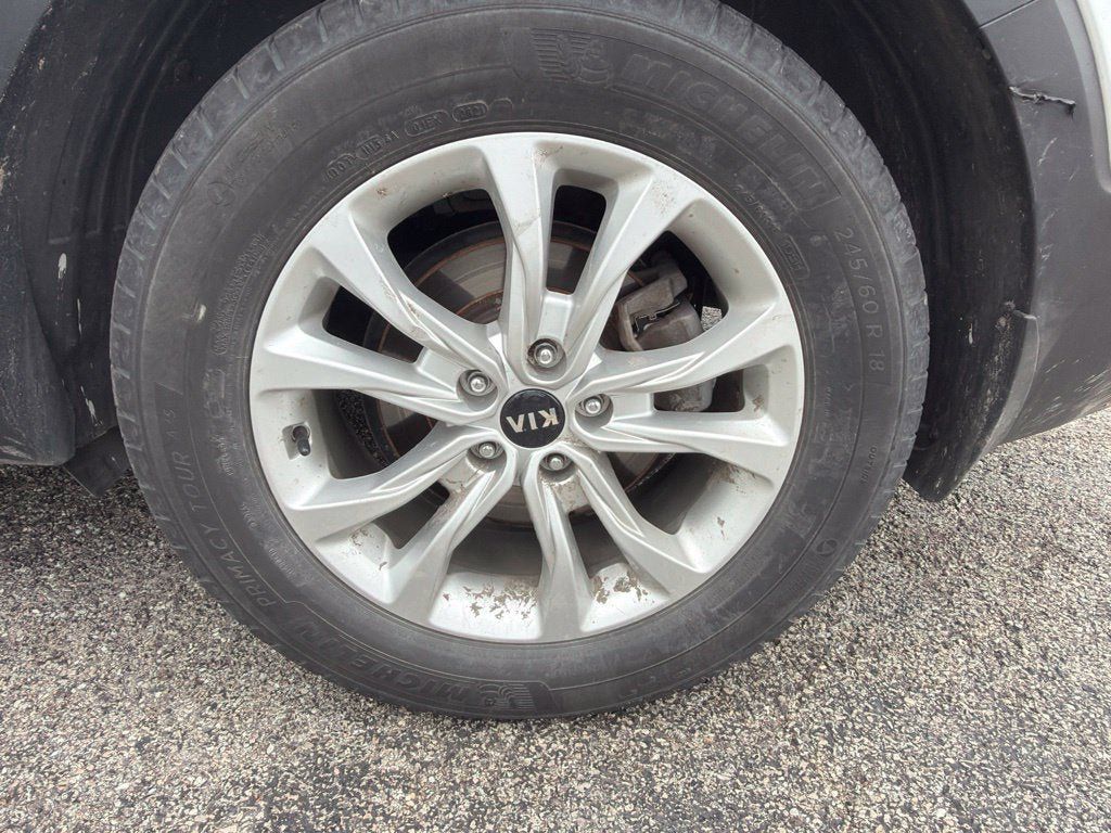 Used 2021 Kia Telluride LX AWD/4WD image 5