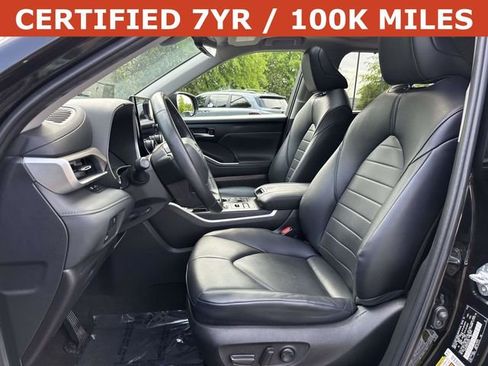 Used 2023 Toyota Highlander XLE AWD/4WD image 14
