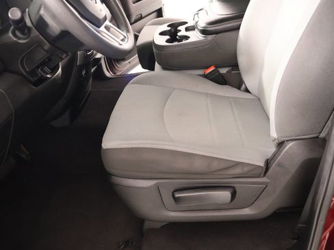 Used 2024 RAM 1500 Classic SLT AWD/4WD image 10