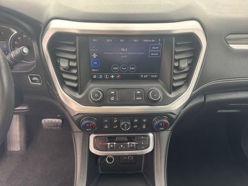 Used 2020 GMC Acadia SLT image 11