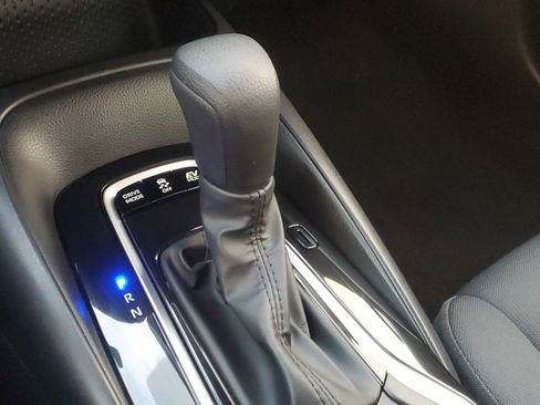 Certified 2025 Toyota Corolla LE image 29