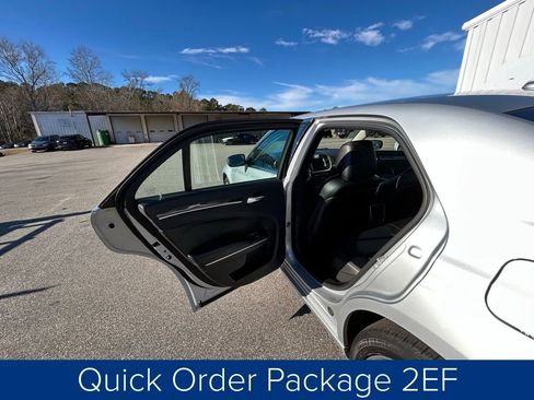 Used 2020 Chrysler 300 Touring L w/ Quick Order Package 2EF image 15