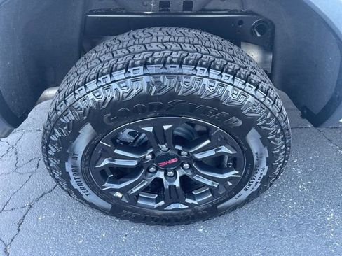 Used 2025 GMC Canyon Elevation w/ Convenience Package image 8