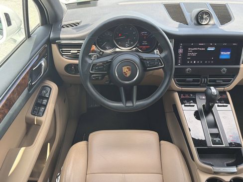 Used 2024 Porsche Macan AWD/4WD image 15