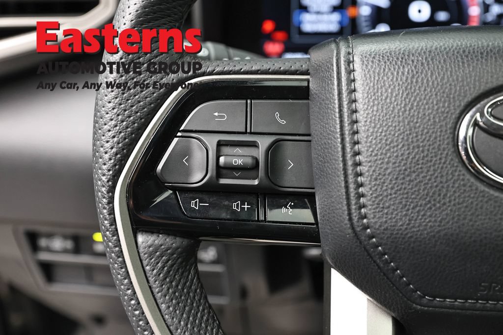Used 2024 Toyota Tundra Limited AWD/4WD image 17