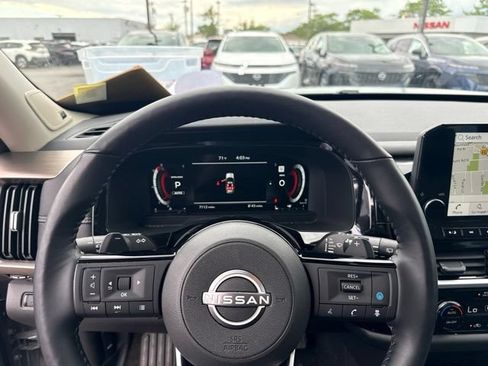 New 2025 Nissan Pathfinder Platinum w/ Lighting Package (N92) AWD/4WD image 10