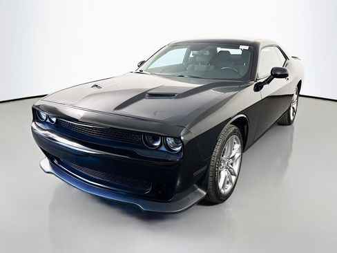 Used 2023 Dodge Challenger SXT RWD image 4