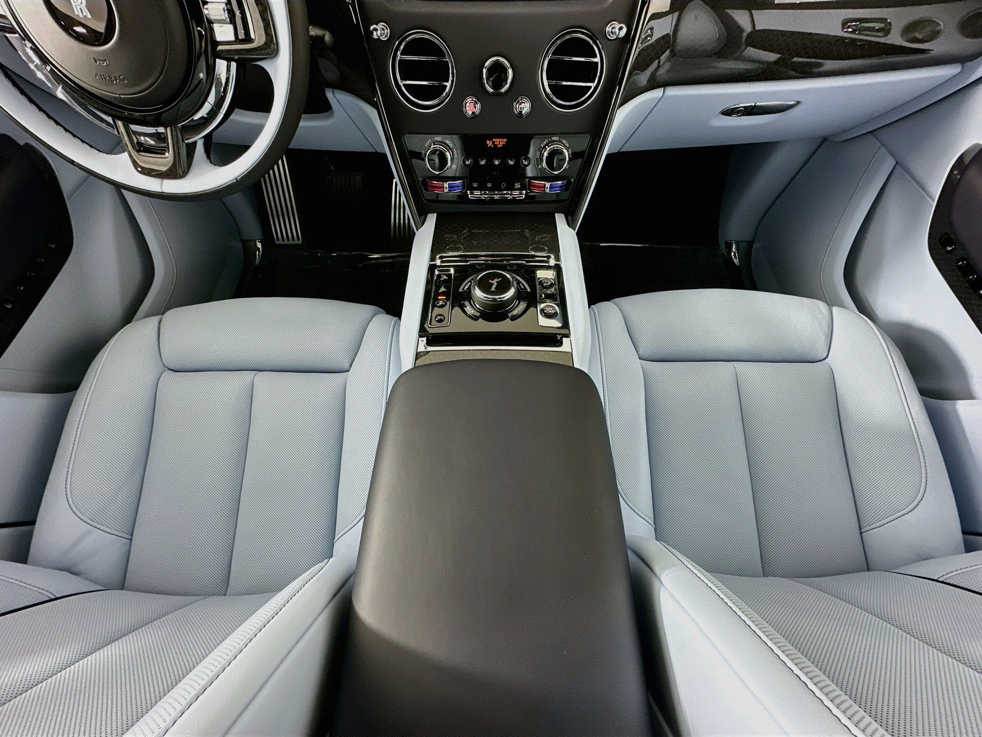 New 2027 Rolls-Royce Cullinan Black Badge AWD/4WD image 22