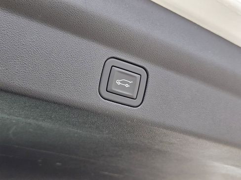 Certified 2025 Cadillac Escalade IQ Luxury 2 w/ LPO, Premium Carpet Package image 32