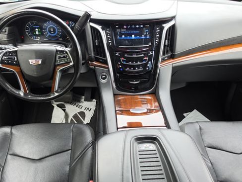 Used 2020 Cadillac Escalade ESV Premium Luxury w/ Escalade Sport Edition AWD/4WD image 7