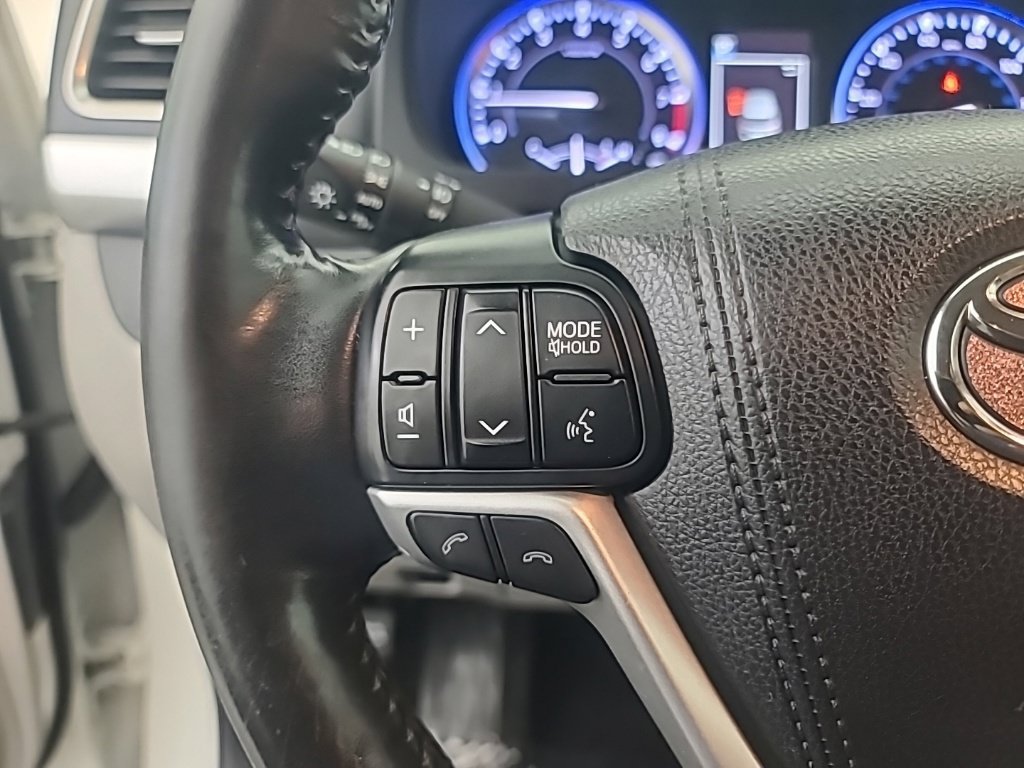 Used 2018 Toyota Highlander Limited Platinum AWD/4WD image 32