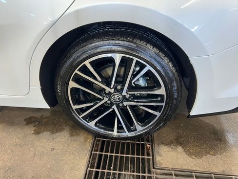 Used 2025 Toyota Camry XLE image 26