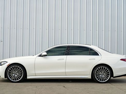 Used 2022 Mercedes-Benz S 500 4MATIC w/ AMG Line Package image 9