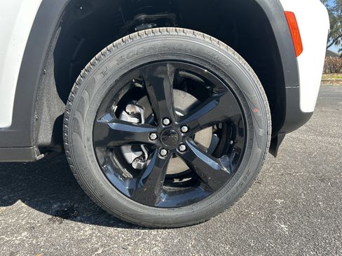 New 2026 Jeep Grand Cherokee L Limited image 11