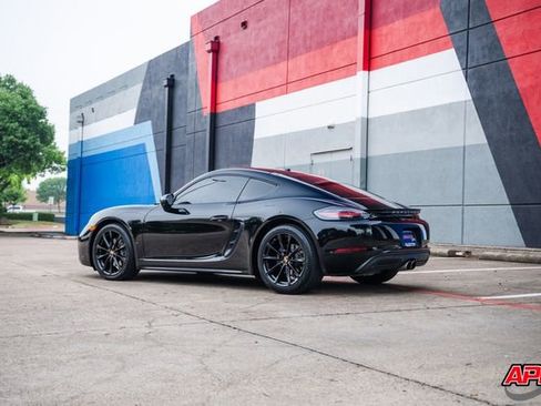 Used 2018 Porsche 718 Cayman RWD image 34