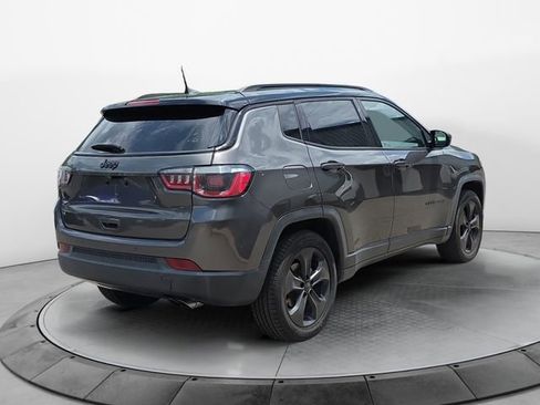 Used 2018 Jeep Compass Latitude w/ Popular Equipment Group FWD image 5
