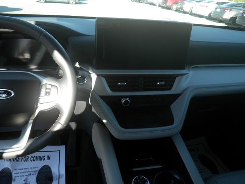 Certified 2025 Ford Explorer Active w/ Active Comfort Package image 18