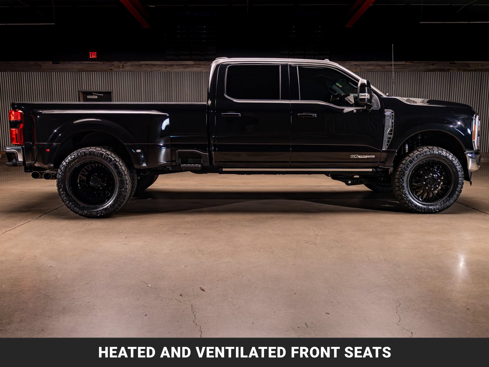 Used 2023 Ford F350 Lariat w/ Lariat Ultimate Package AWD/4WD image 11