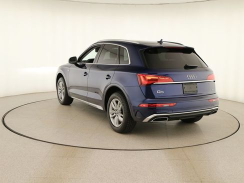 Certified 2022 Audi Q5 2.0T Premium w/ Convenience Package AWD/4WD image 4
